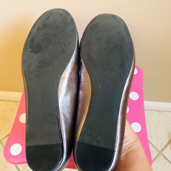 Tahari Silver Flats Size 6.5 - Picture 6 of 12